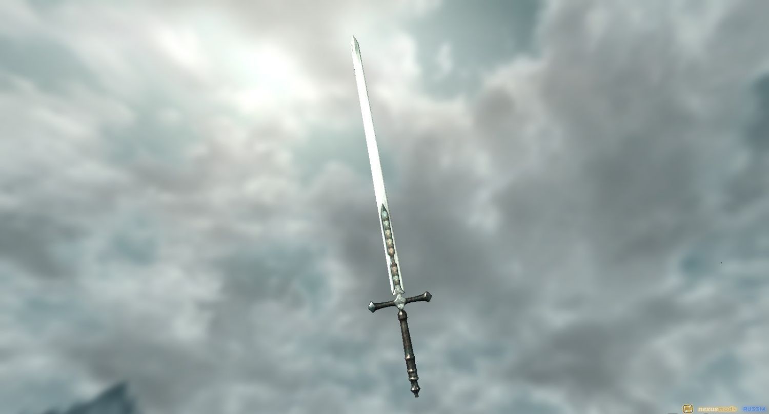 Серебряный рыцарский меч